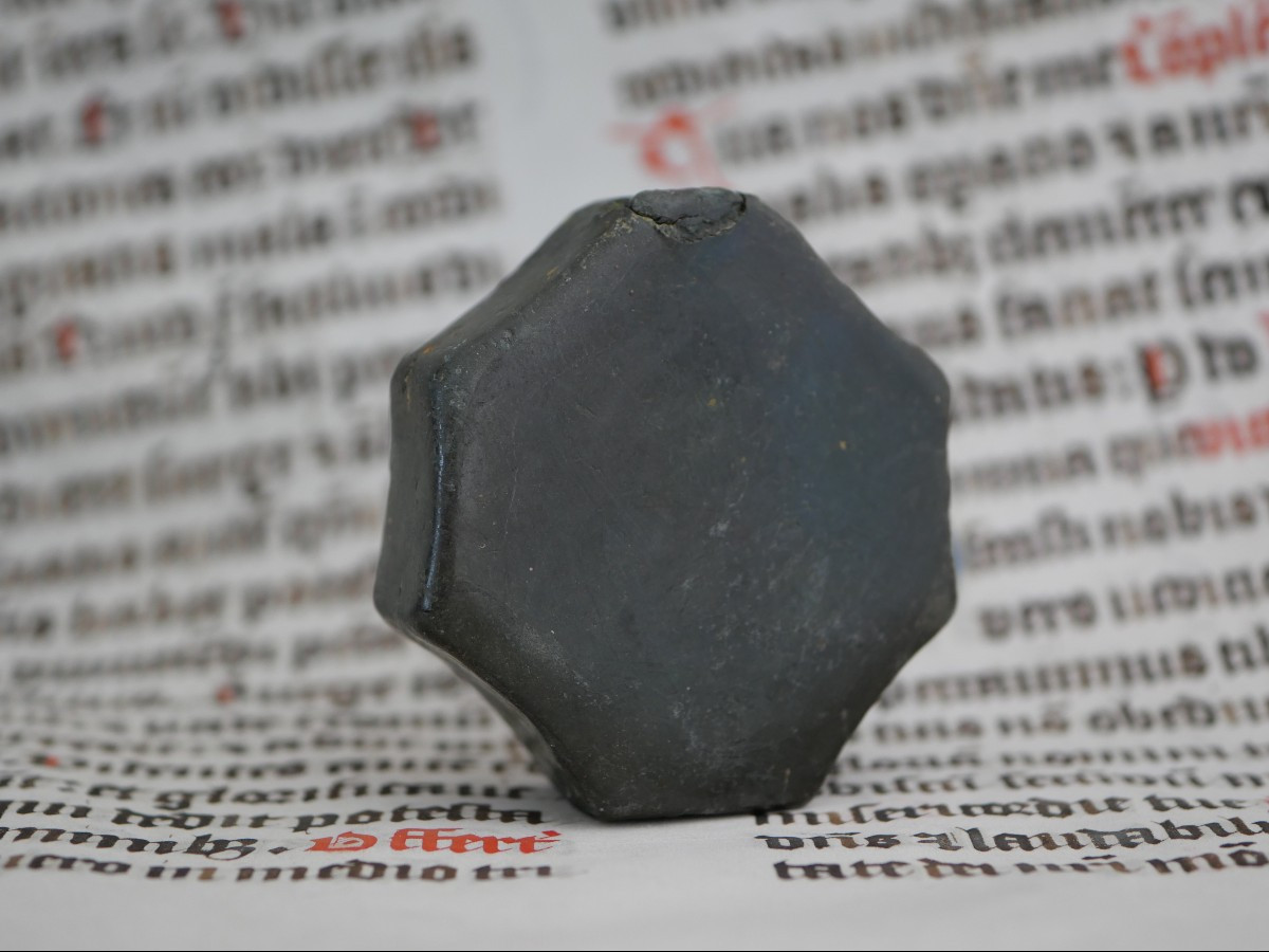 Medieval Bronze Sword Pommel - 13th Century, Octagonal Shape, Beautiful Green Patina