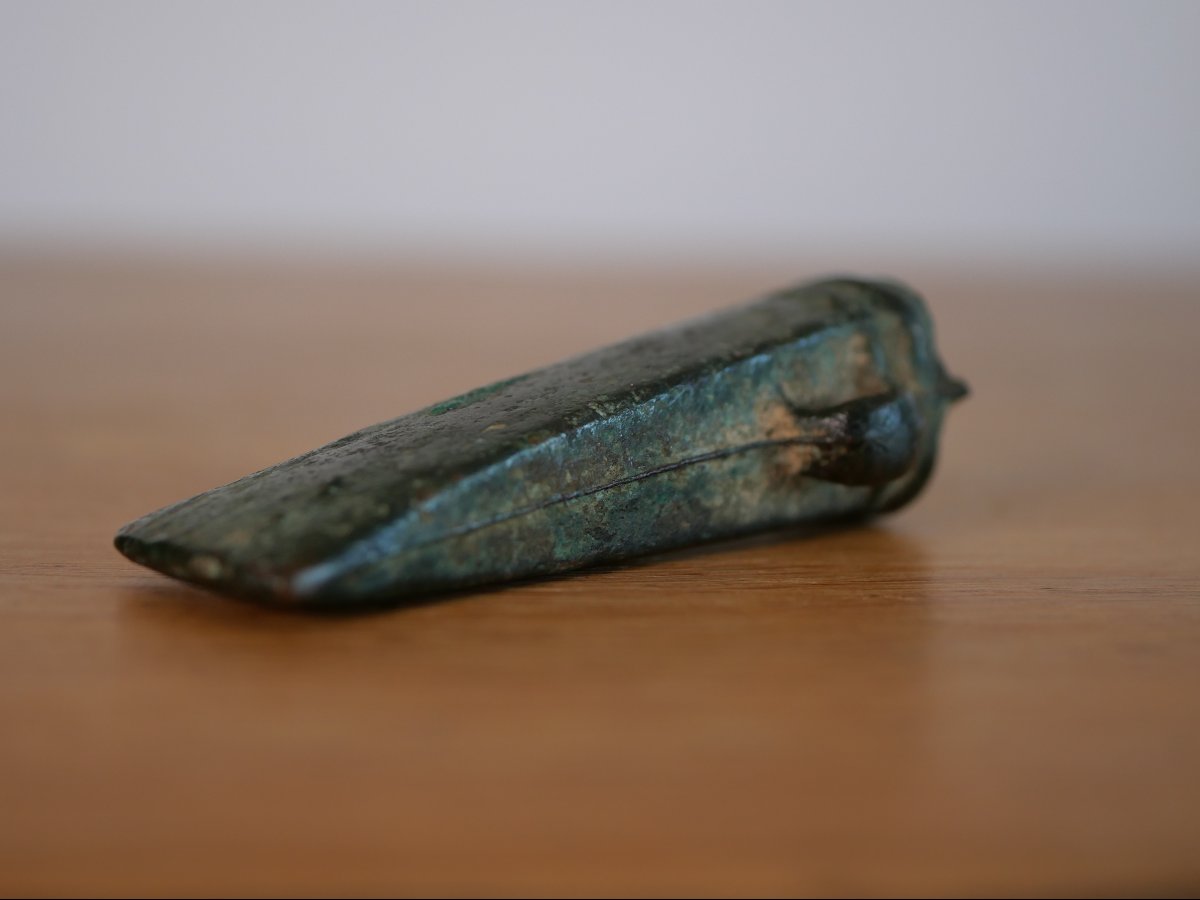 Petite hache à douille et anneau latéral – Âge du Bronze final, protohistoire, archéologie-photo-2
