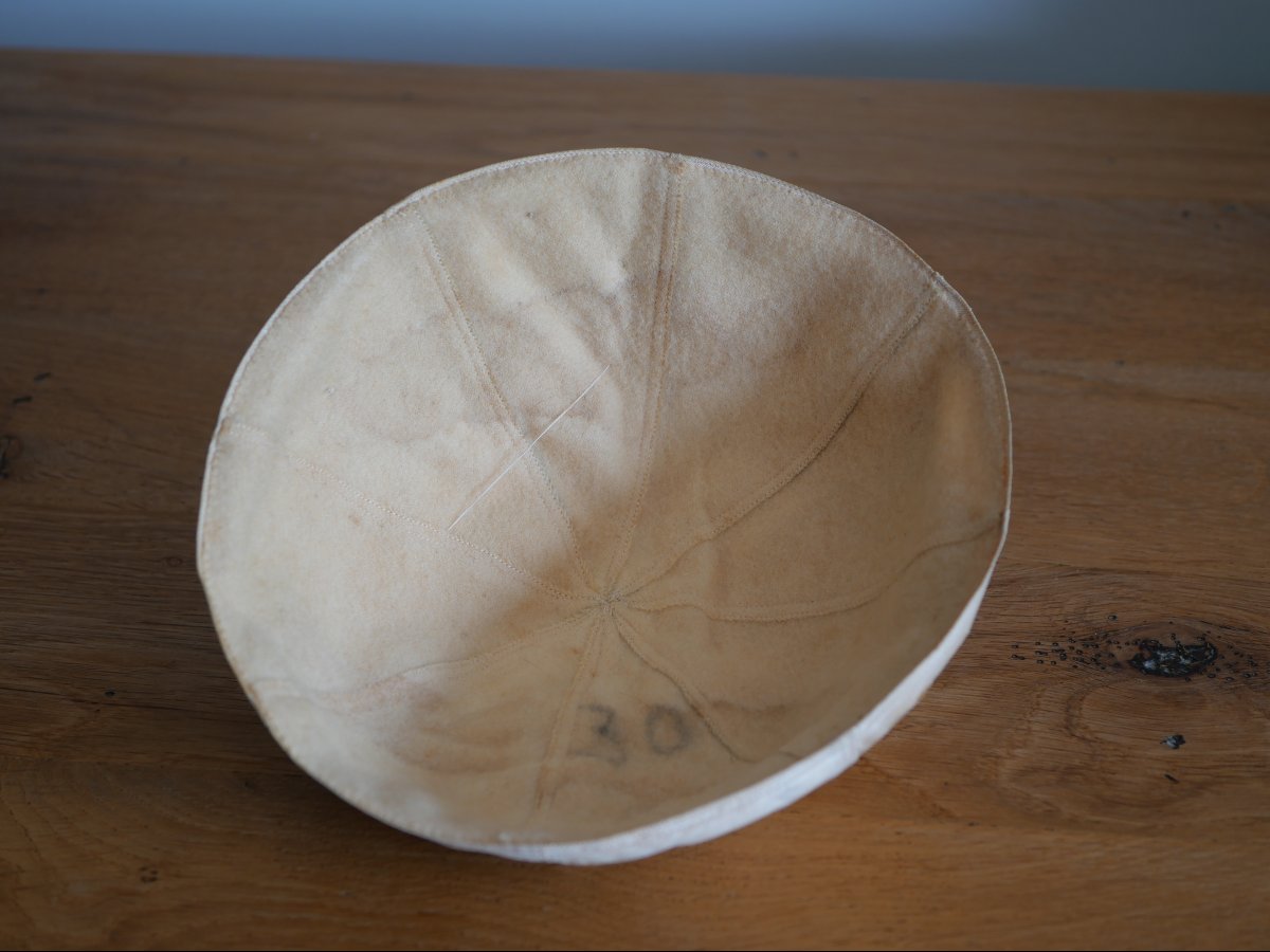 Calotte pontificale en soie du pape Pie XI (1857-1939) – Provenance monastique, Vatican-photo-2