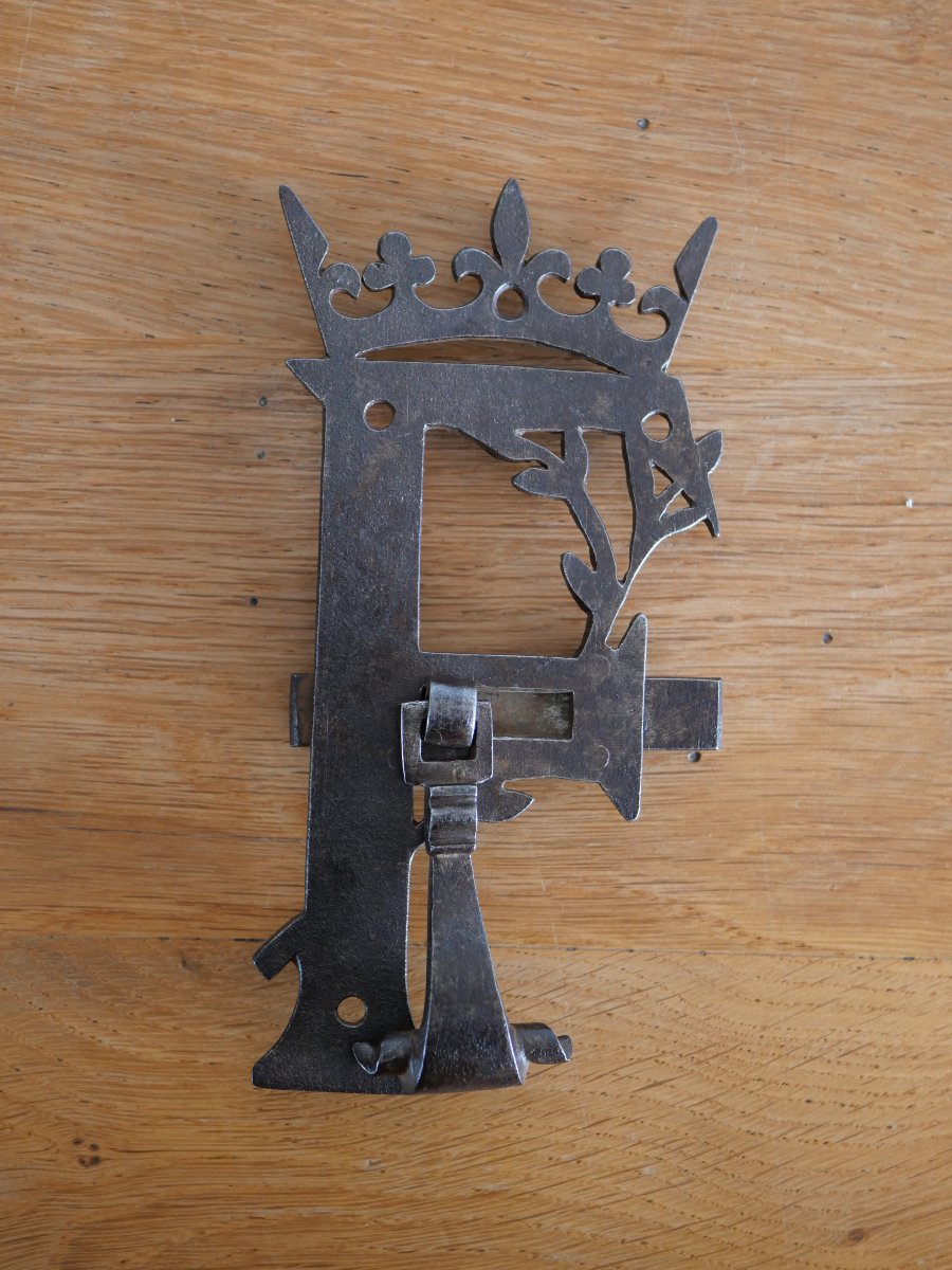 Royal Window Latch With A Crowned "f" – Francis I – Château De Chambord – Circa 1500–1515 – 16th Century-photo-2