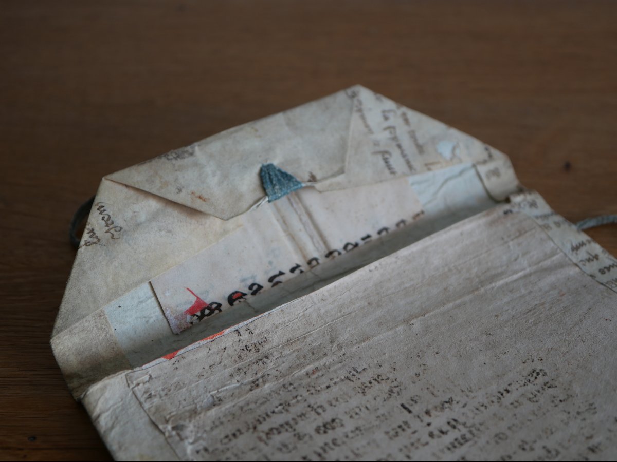 Medieval Parchment Pouch – Fragment Of A 14th-century Construction Ledger – Manuscript-photo-4