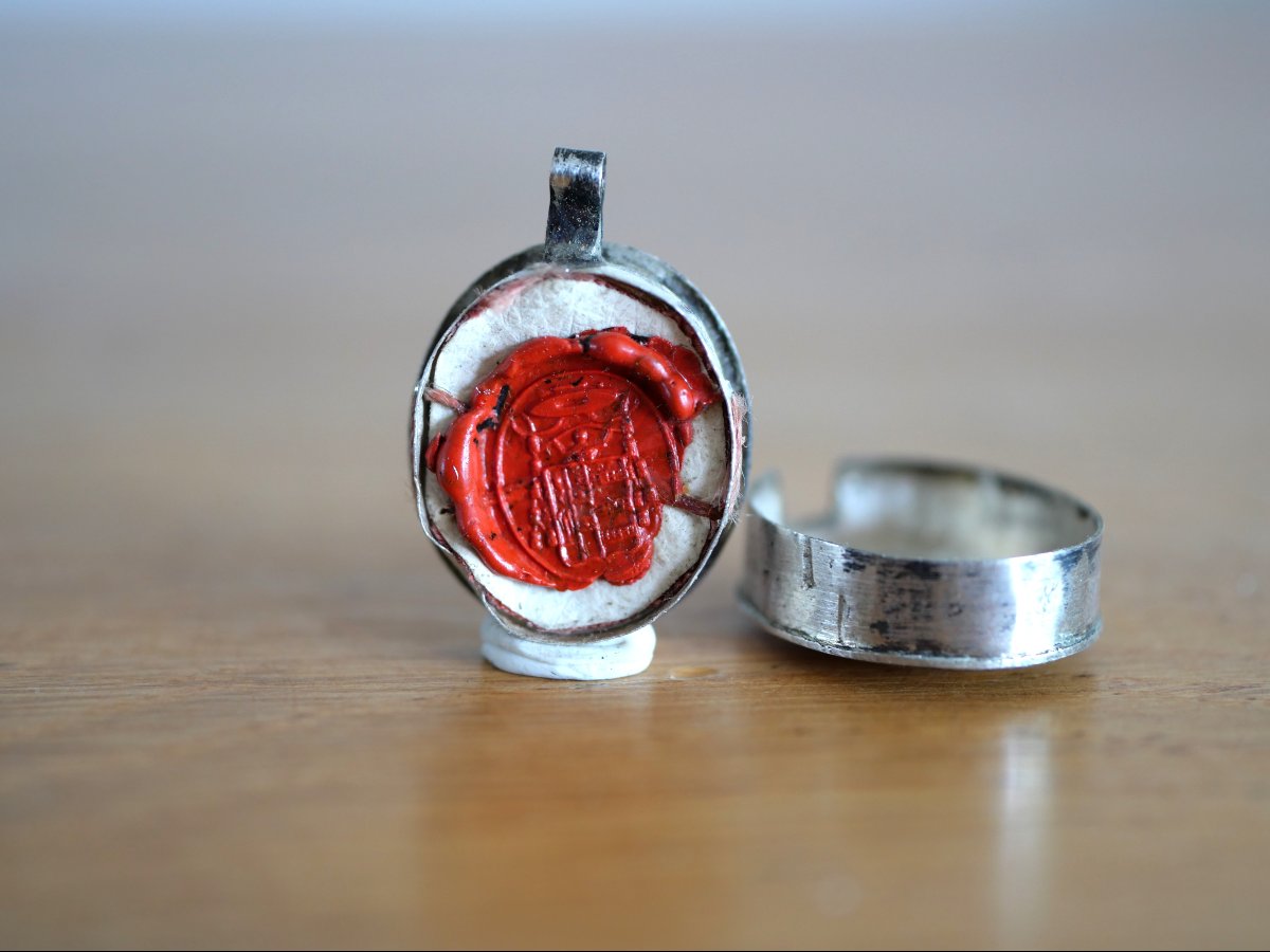Relic Of Saint Peter The Apostle, 19th-century Oval Silver Reliquary, Bearing A Bishop's Seal-photo-2