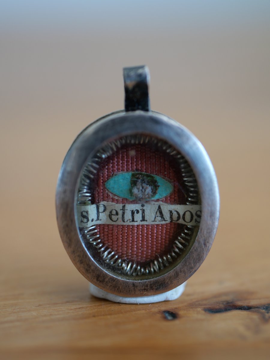 Relic Of Saint Peter The Apostle, 19th-century Oval Silver Reliquary, Bearing A Bishop's Seal