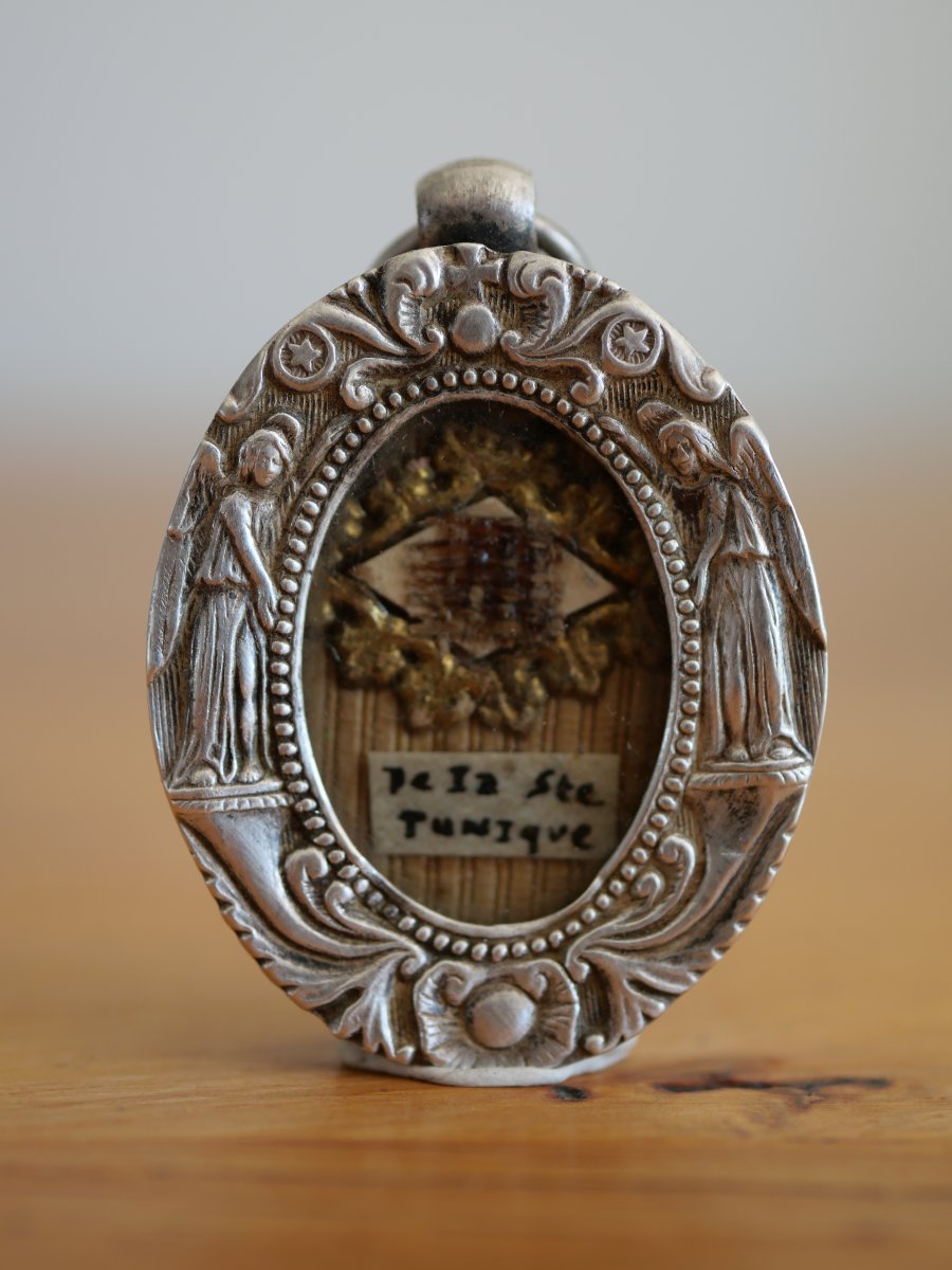 Silver Reliquary Containing A Relic Of Christ's Holy Tunic, 19th Century.-photo-2
