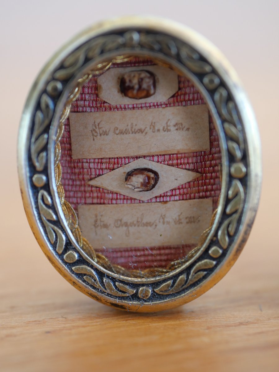 Pair Of Oval Vermeil Reliquaries Containing The Relics Of Four Female Martyrs – 19th Century -photo-2
