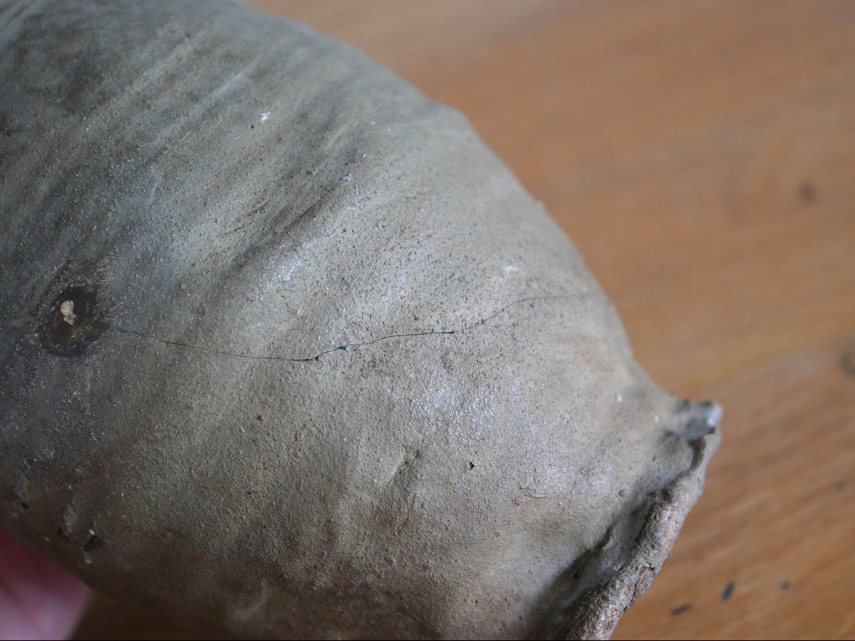 Pichet médiéval en proto-grès de Siegburg –  XIIIe / XIVe siècle, découvert à Cologne -photo-2