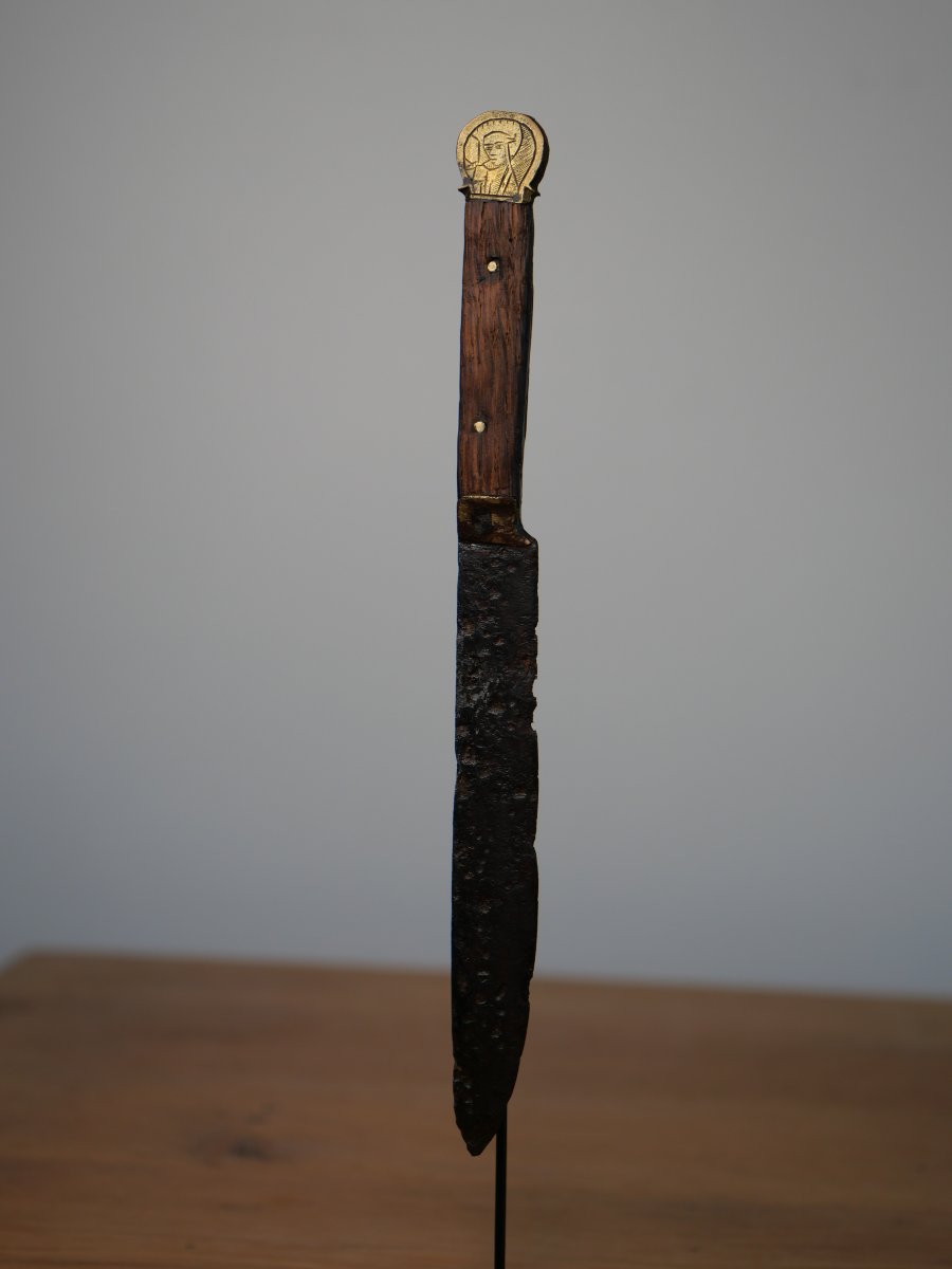 Flemish Knife From The Late 15th–early 16th Century, With Bronze Pommels Engraved With Two Fools