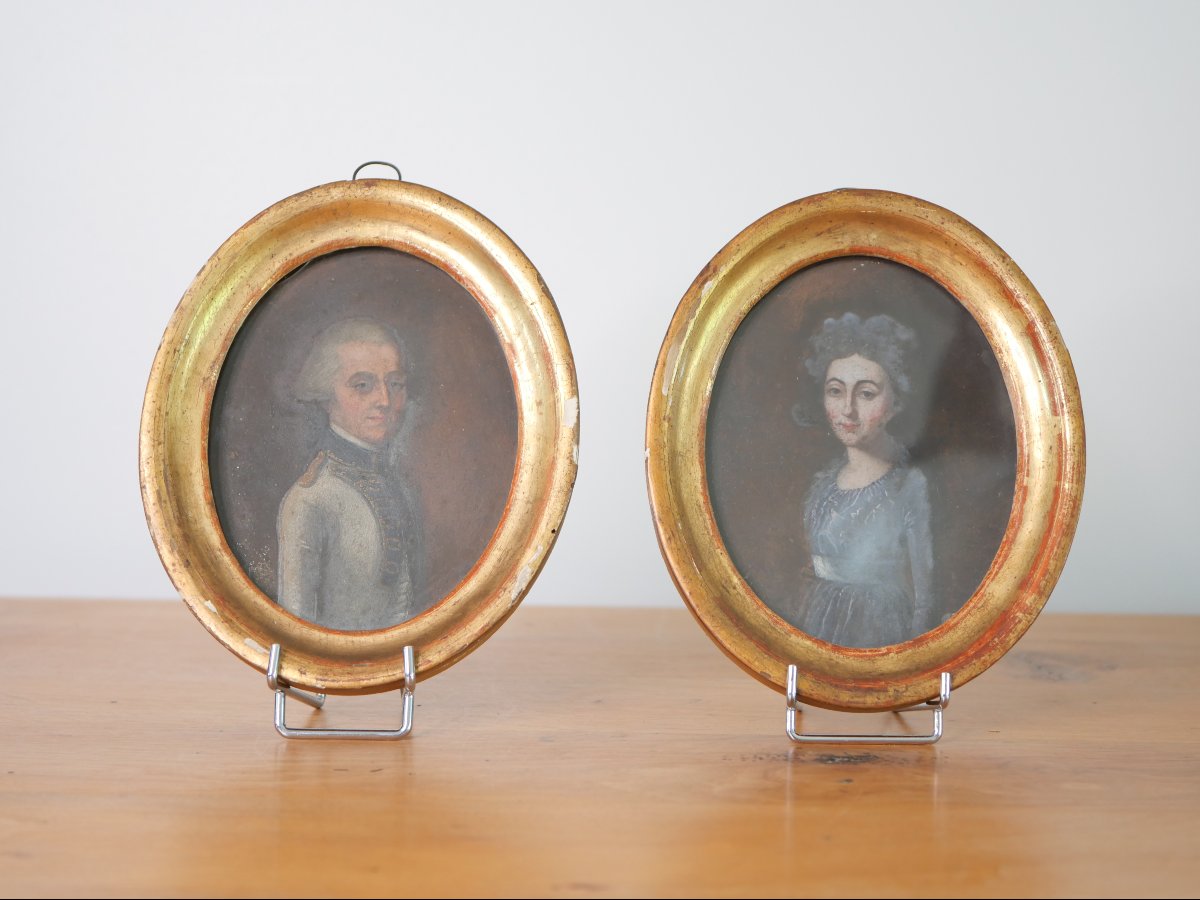 Paire de portraits XVIIIe siècle, Famille de Lasalle, Huile sur cuivre – Cadres bois dorés