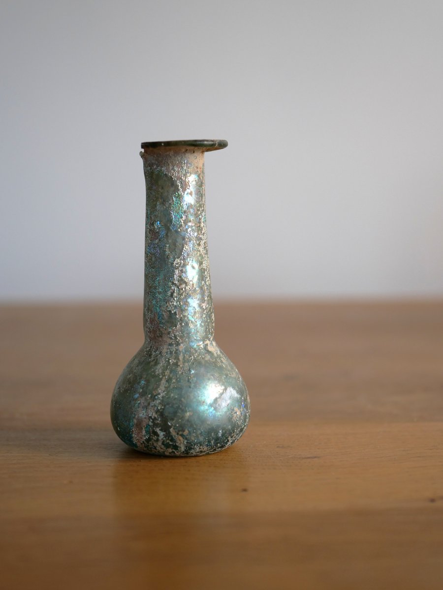 Roman Balsam Bottle Made Of Iridescent Green Glass – 1st–2nd Century A.d. Archaeology, Glassware-photo-2