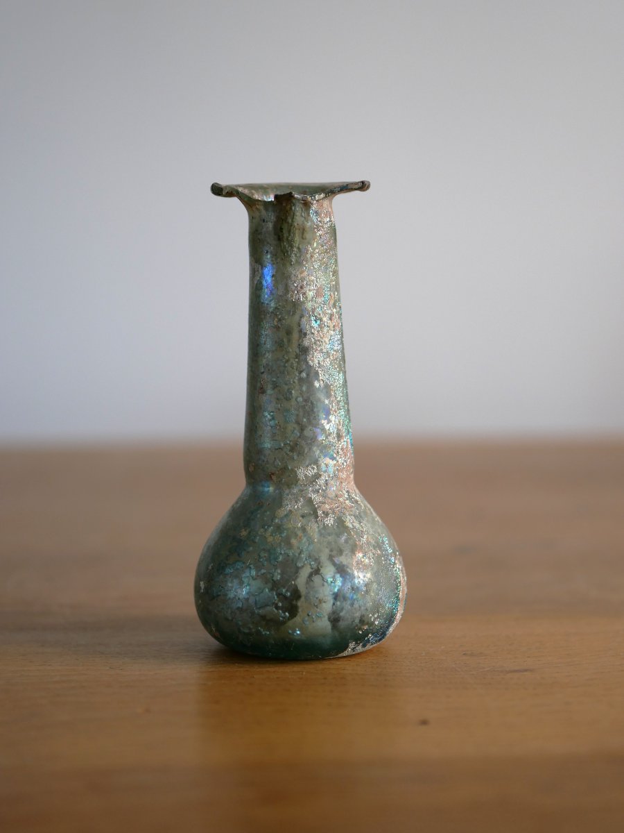 Roman Balsam Bottle Made Of Iridescent Green Glass – 1st–2nd Century A.d. Archaeology, Glassware-photo-3