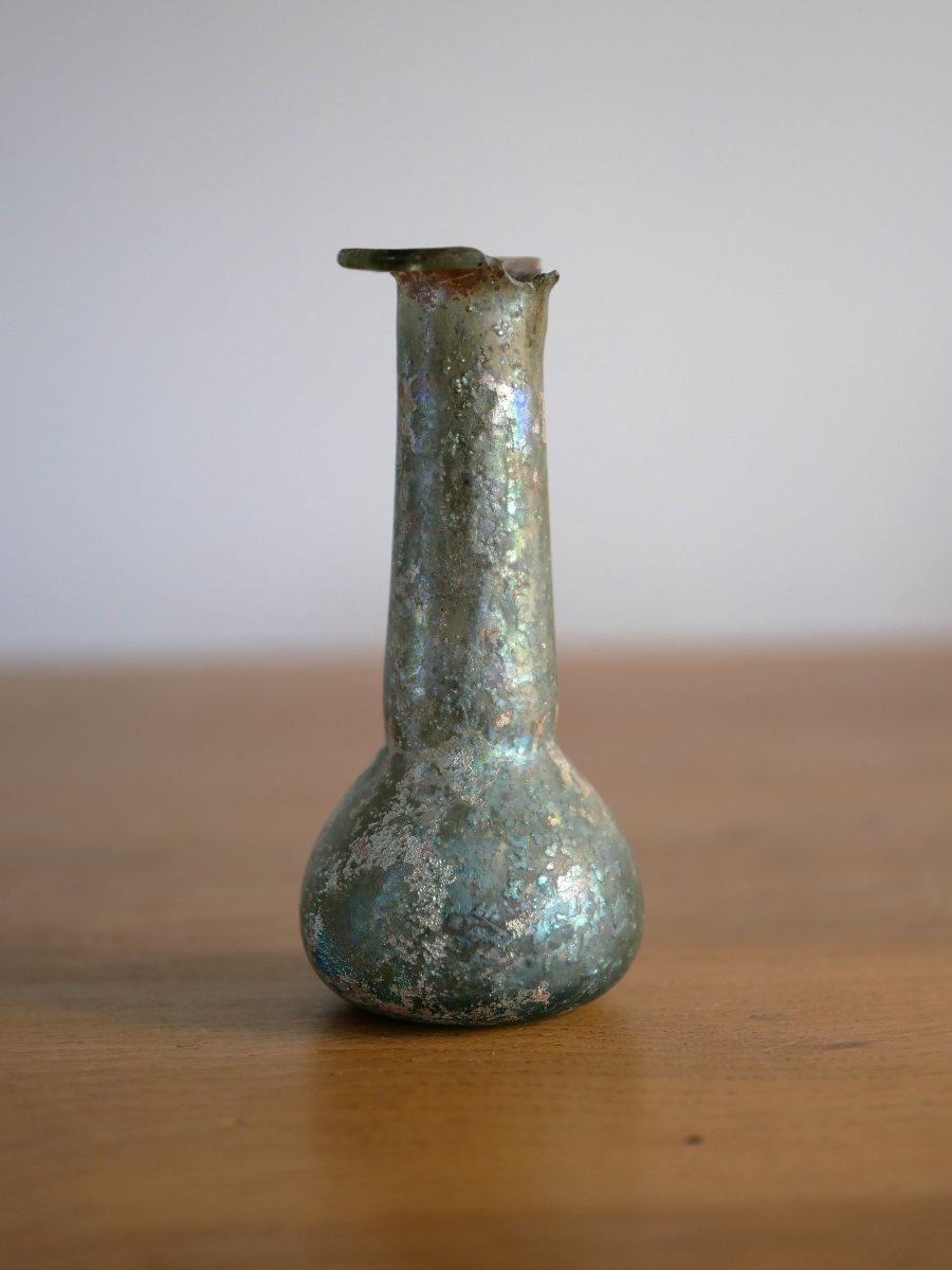 Roman Balsam Bottle Made Of Iridescent Green Glass – 1st–2nd Century A.d. Archaeology, Glassware-photo-4