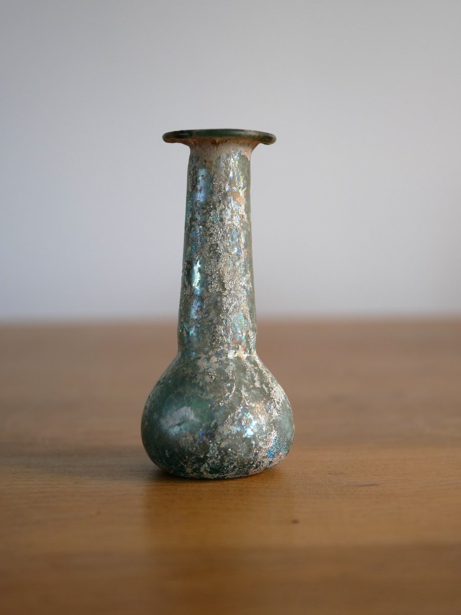 Roman Balsam Bottle Made Of Iridescent Green Glass – 1st–2nd Century A.d. Archaeology, Glassware