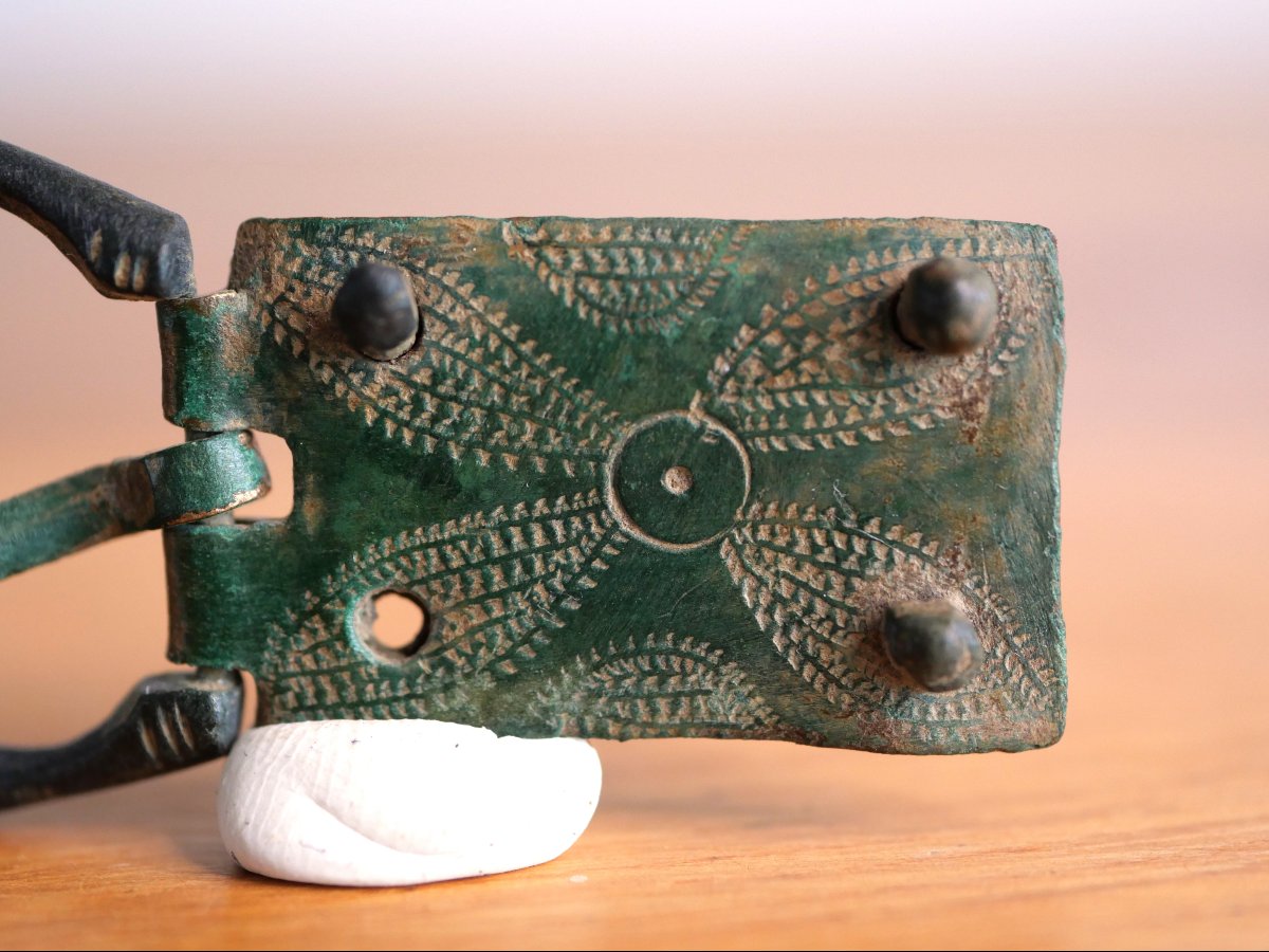 Medieval Bronze Belt Buckle With A Decorated Cap – 13th Century, High Gothic Period-photo-2