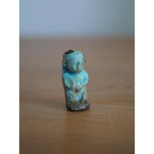 Amulette égyptienne en fritte bleue représentant Ptah-Patèque – Basse Époque, 600-300 av. J.-C.