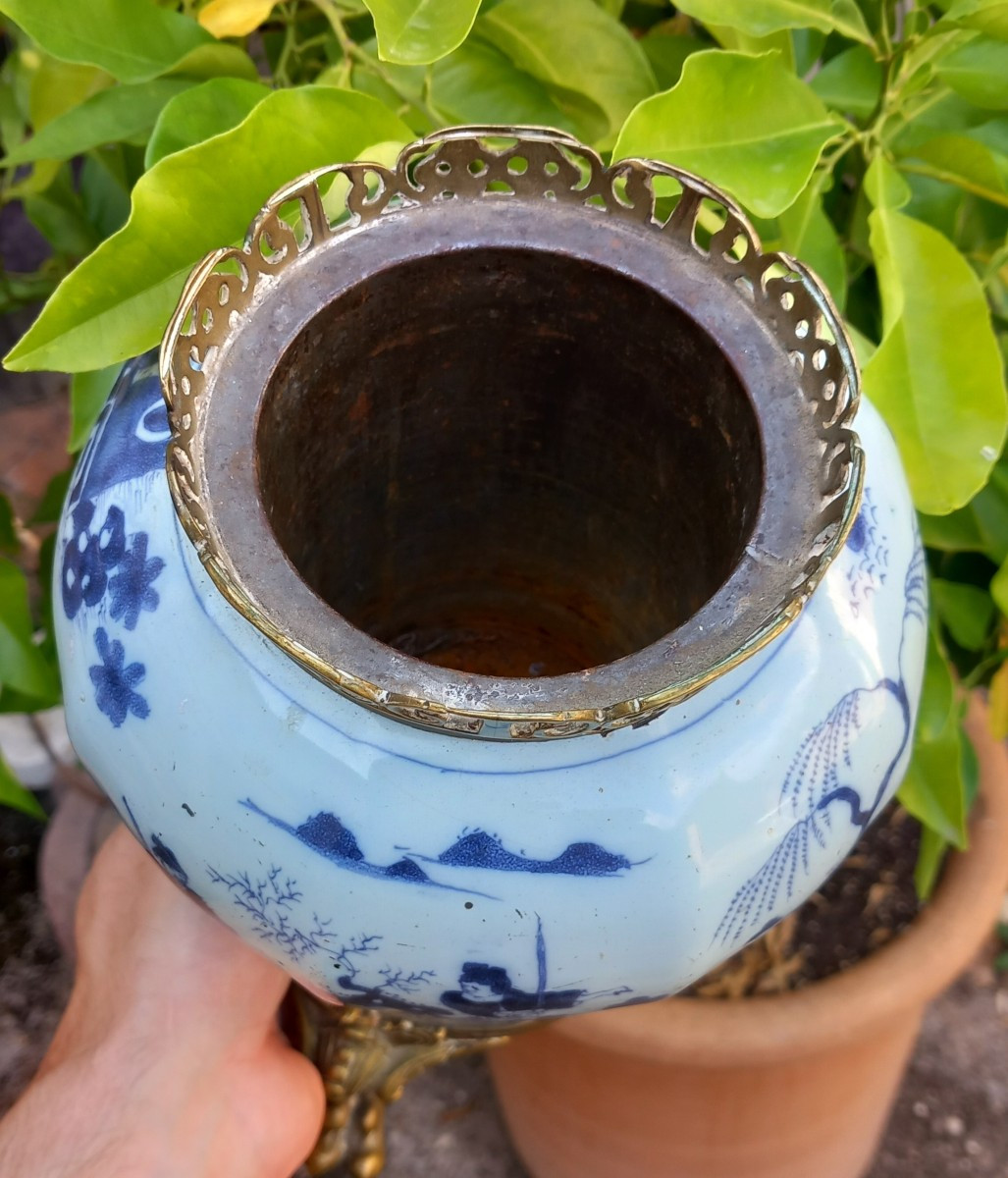 Vase en Faience de Delft du XVIIe Siècle Monture Bronze XIXe Personnages -photo-4