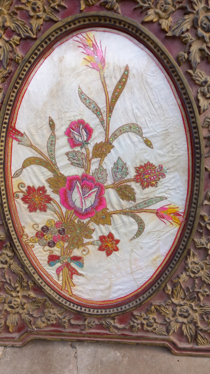 Broderies sur Soie Encadrements Bois Sculpté et Peints du XIXe Siècle Indochine Vietnam -photo-2