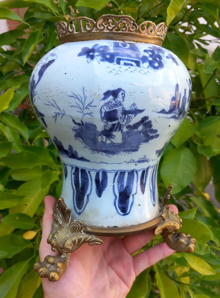 Vase en Faience de Delft du XVIIe Siècle Monture Bronze XIXe Personnages 