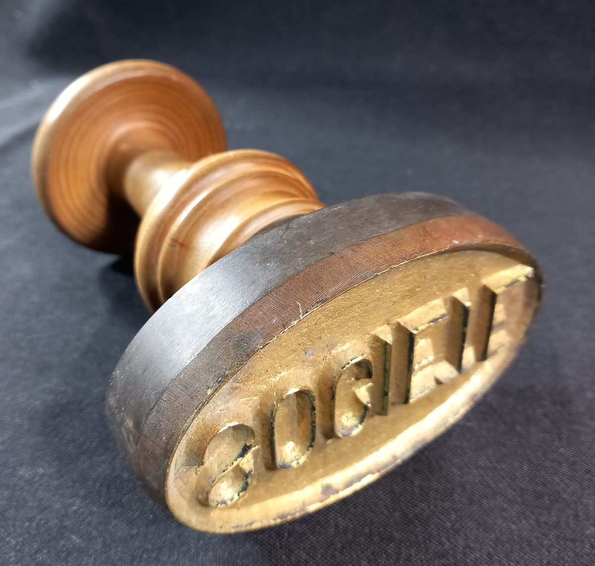 Cachet Fromagerie Roquefort sur Soulzon Fromage Aveyron Bronze Manche Bois