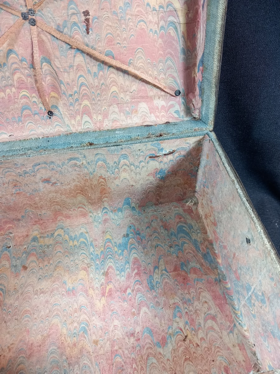 Leather Letter Box With Tool Decoration, Domed Profile, Marbled Paper Interior, 17th Century -photo-5