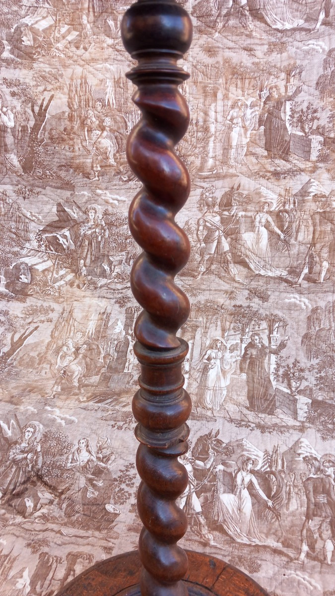 Louis XIII Period Walnut Side Table With Twisted Top-photo-3