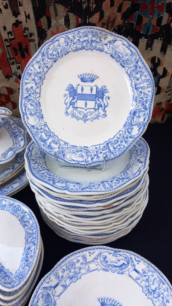 Gien Faience Coat Of Arms And Count's Crown Tableware, 19th Century, Nobility-photo-4