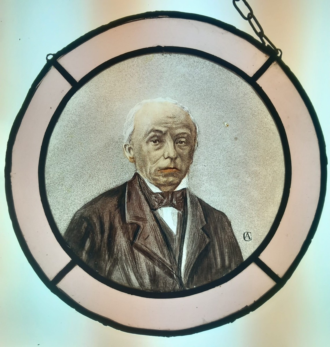 Augustin Louis CALMELS de Carmaux Portrait d'homme Peint sur Verre et Encadrement en Vitrail