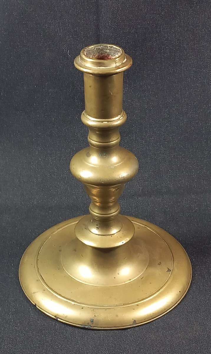 Haute Epoque - Bougeoir ou Chandelier à Balustre en Bronze XVIIe Siècle 