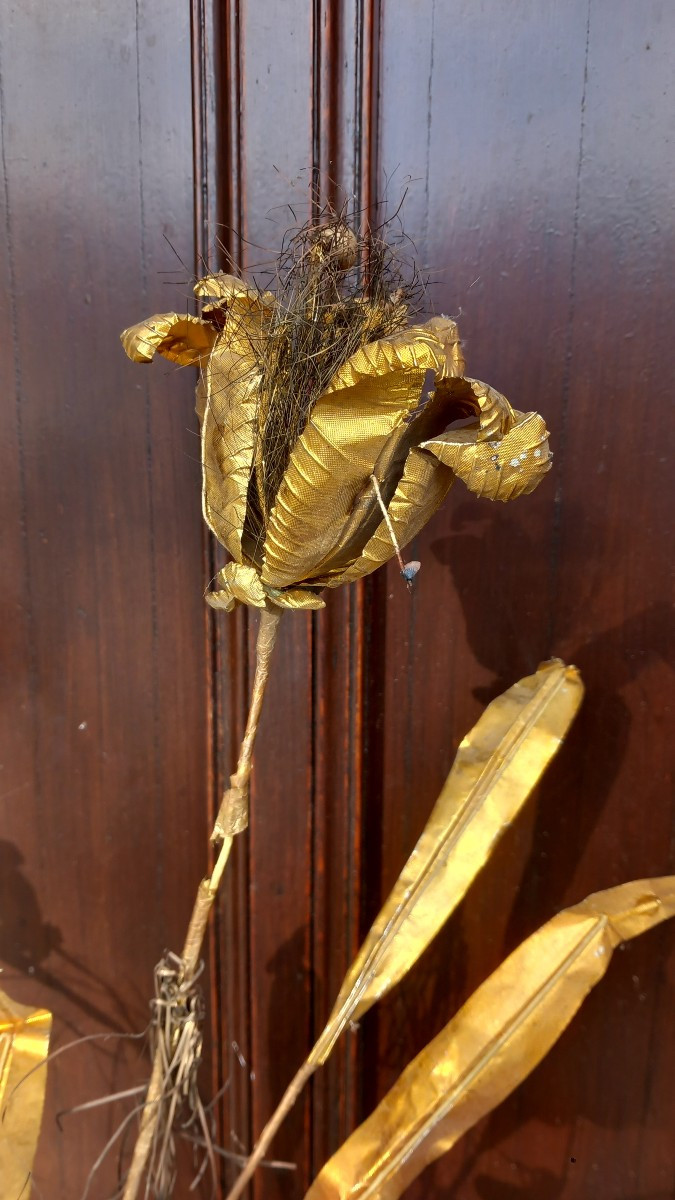 Bouquet de Fleurs de lys en Bois et Tole de Métal Doré XIXe Décor d'Eglise et d'Autel -photo-1
