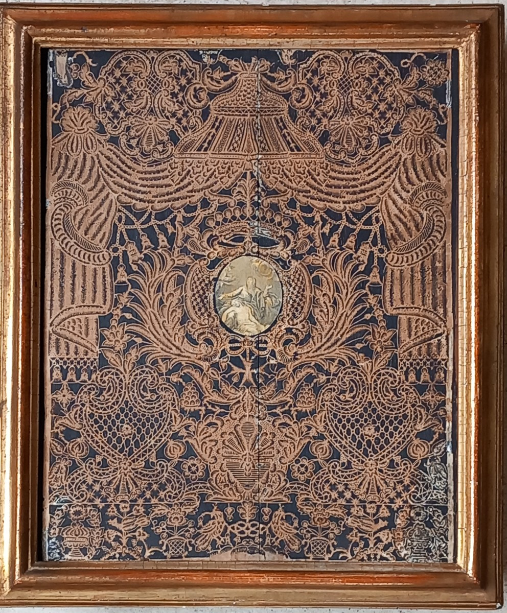 Canivet Papier Découpé 17th Century Pieta Medallion By Mignard