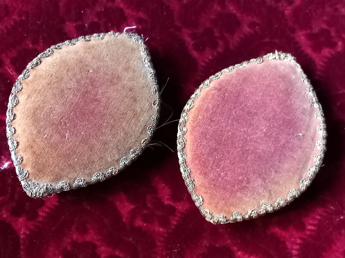 Reliquaire de Voyage fin XVIIIe siècle de Forme Navette Tissu et Verre Apôtres Sacré Coeur -photo-2