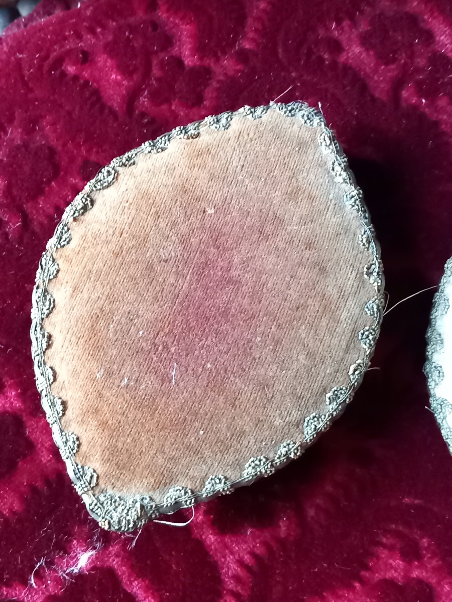 Reliquaire de Voyage fin XVIIIe siècle de Forme Navette Tissu et Verre Apôtres Sacré Coeur -photo-3