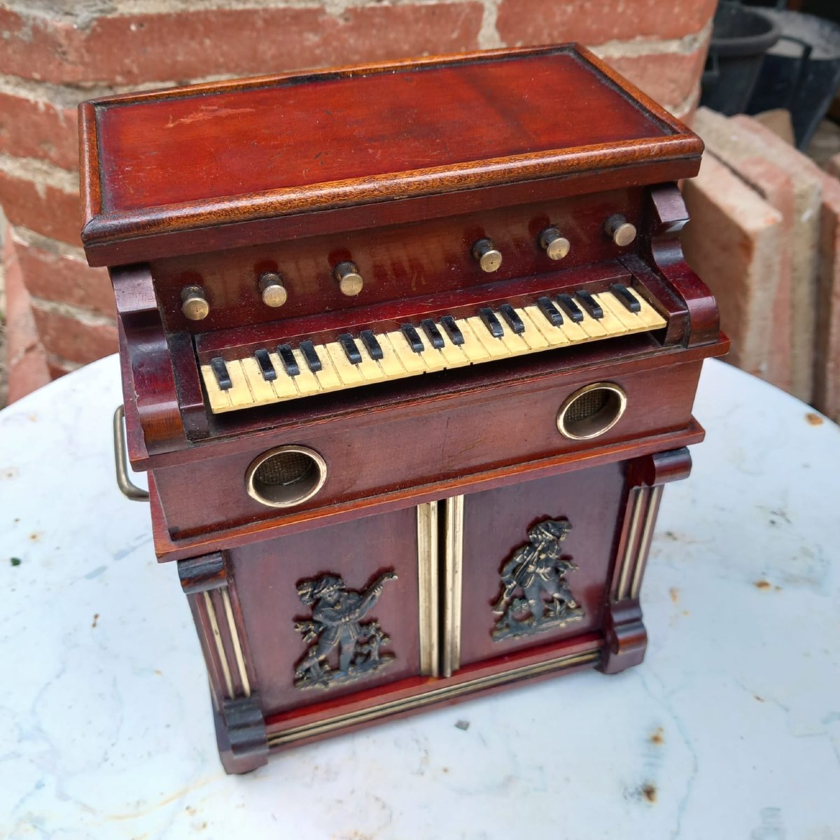 Cave à Cigares et Cigarettes en Acajou Harmonium Miniature avec Boite à Musique epoque fin 19e