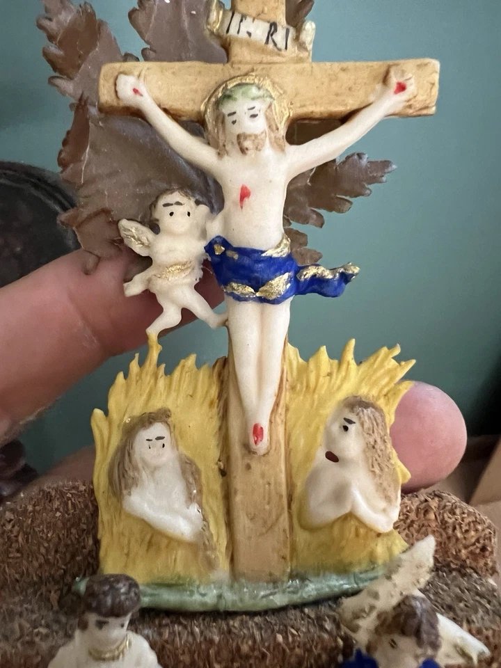 Salt-dough Crucifixion Under A Glass Dome: 19th-century Folk Art From A Convent -photo-3