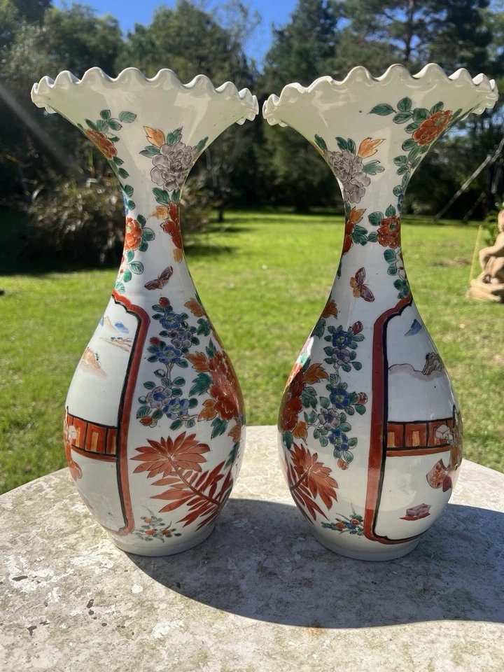 Paire de Vases Porcelaine Décor de Scènes de personnages & Fleurs Asie Japon XIXe -photo-2