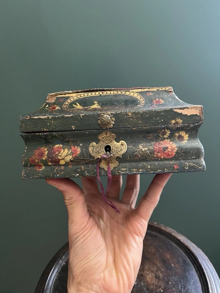 18th-century Painted Wooden Sewing Box With Doves—wedding Gift-photo-2