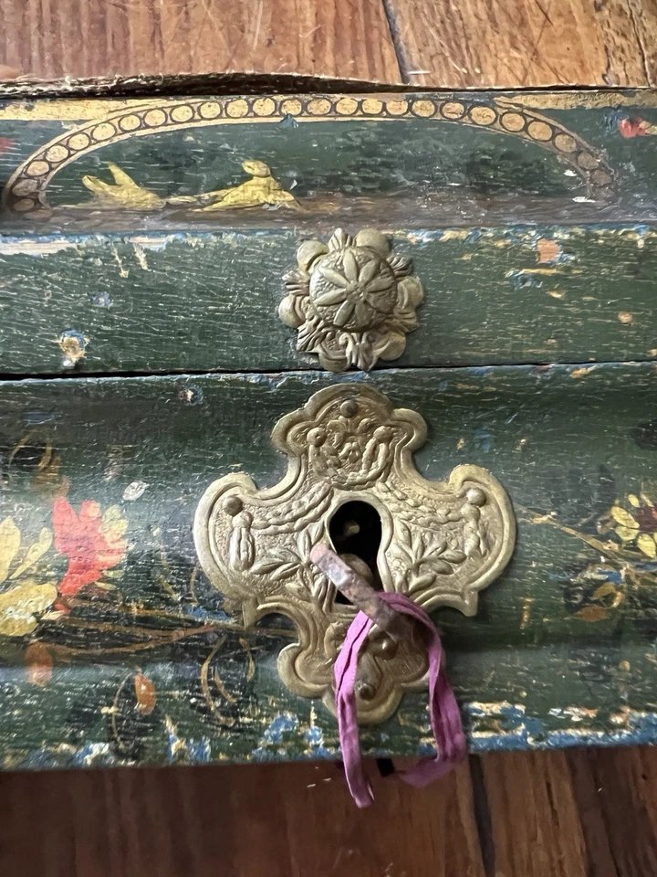 18th-century Painted Wooden Sewing Box With Doves—wedding Gift-photo-3