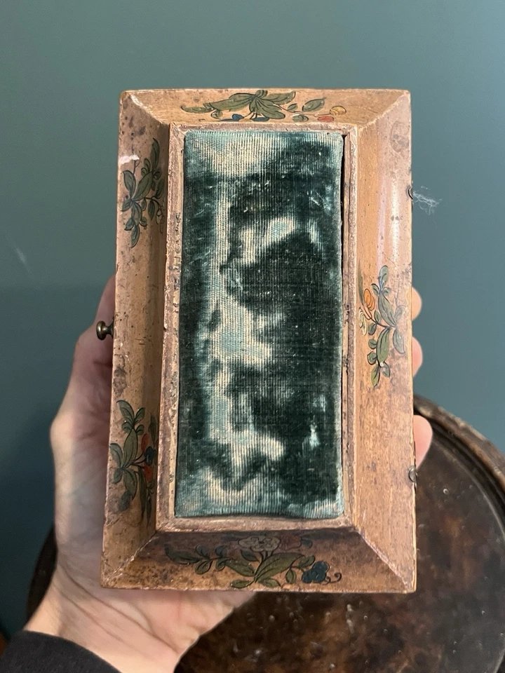 Painted Wooden Sewing Box With A Flower On A Buff-colored Background, 18th Century-photo-4