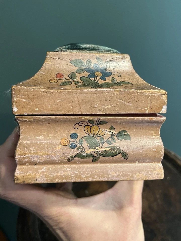 Painted Wooden Sewing Box With A Flower On A Buff-colored Background, 18th Century-photo-1