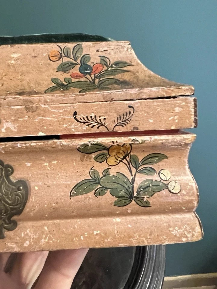 Painted Wooden Sewing Box With A Flower On A Buff-colored Background, 18th Century-photo-3