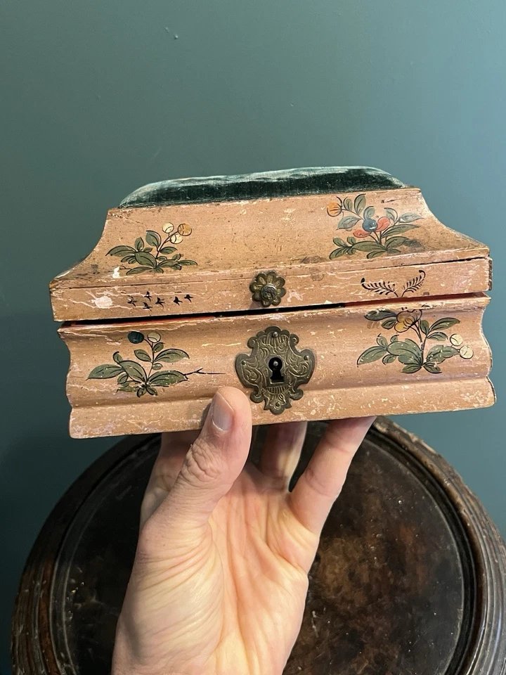 Painted Wooden Sewing Box With A Flower On A Buff-colored Background, 18th Century-photo-5
