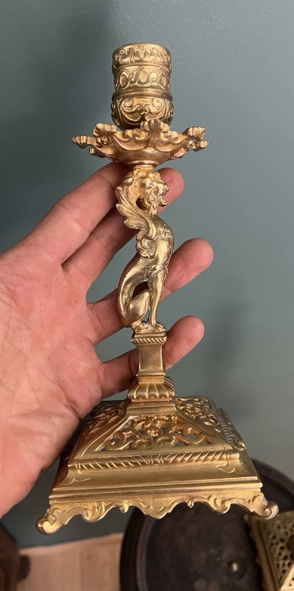 Paire de Bougeoirs à Décor de Chimères Bronze XIXe siècle Style Historiciste-photo-4