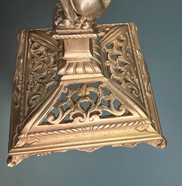 Paire de Bougeoirs à Décor de Chimères Bronze XIXe siècle Style Historiciste-photo-3