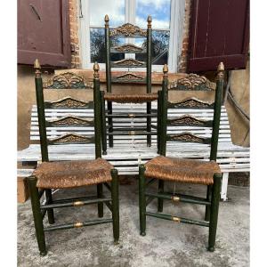 Suite de Trois Chaises Paillées en Bois Polychromes et Dorées XVIIIe Siècle Espagne 