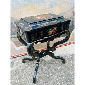 Worker In Blackened Wood And Rose Bouquet Decoration Ep. Napoleon III