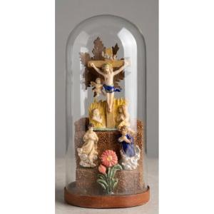 Crucifixion en Pate à Sel sous Globe Travail de Couvent Art Populaire XIXe 