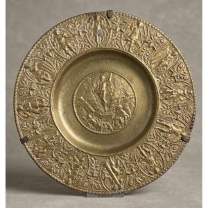 Patène en bronze moulé de Nuremberg Sculpture en Bas Relief Art Sacré XVIIe siècle
