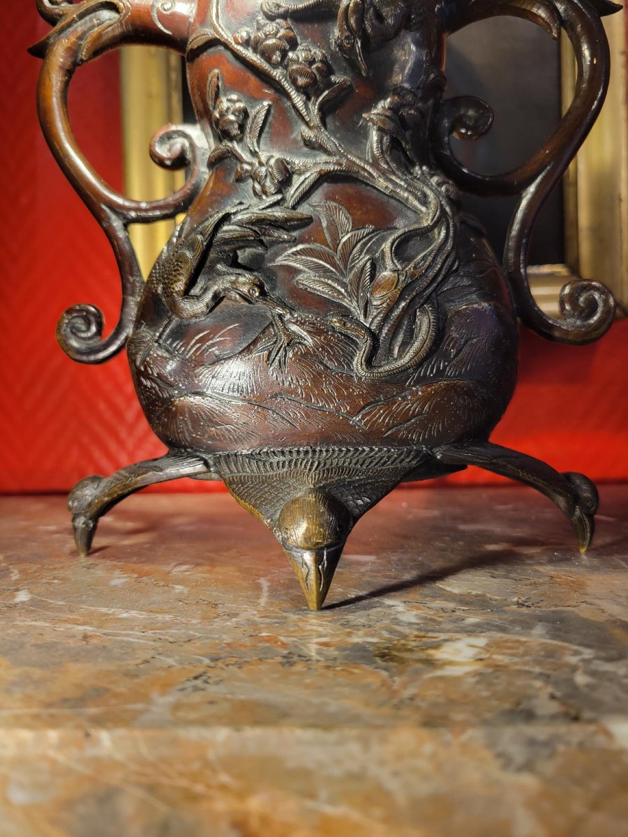 Pair Of Japanese Bronze Vases, Decorated With High Relief—meiji Era (1868–1912)-photo-2
