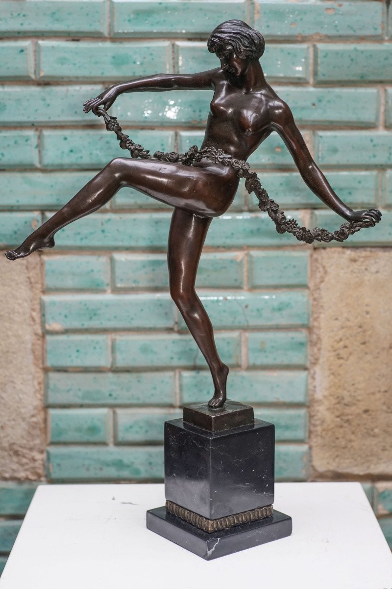 Sculpture en bronze d'une femme pensive Art des jardins -  France