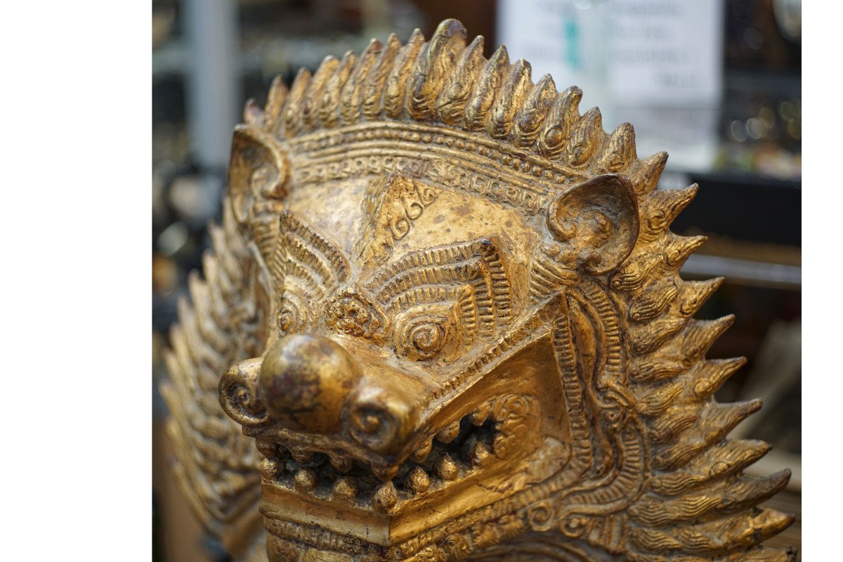 Bronze Lion, Imposing Sculpture, Gold Lacquered, Thailand-photo-2