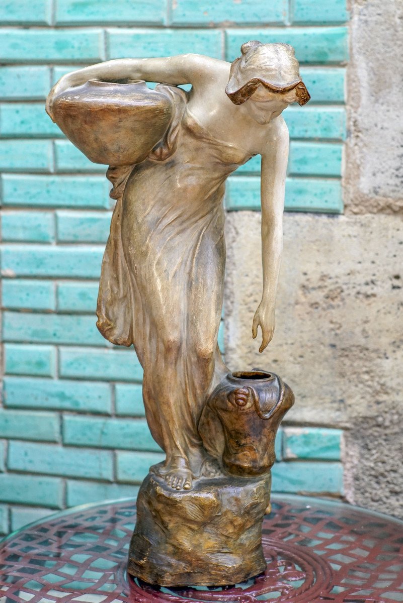 E. TELL Pour Friedrich GOLDSCHEIDER,  Art Nouveau, " La Porteuse d'Eau", Terre Cuite